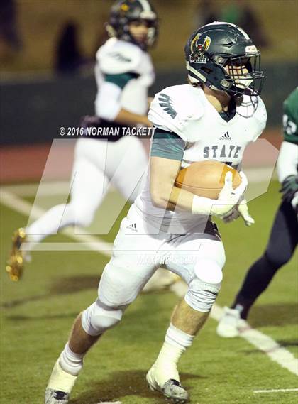 Thumbnail 2 in Derby vs. Lawrence Free State (KSHSAA 6A Semifinal) photogallery.