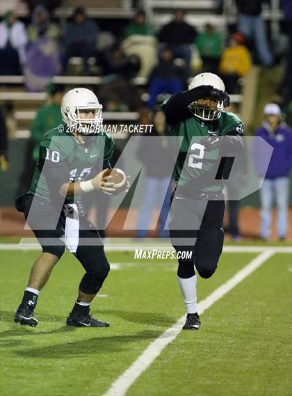 Thumbnail 3 in Derby vs. Lawrence Free State (KSHSAA 6A Semifinal) photogallery.