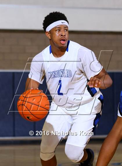 Thumbnail 1 in Cantwell-Sacred Heart vs. Windward (MLK Day Showdown) photogallery.