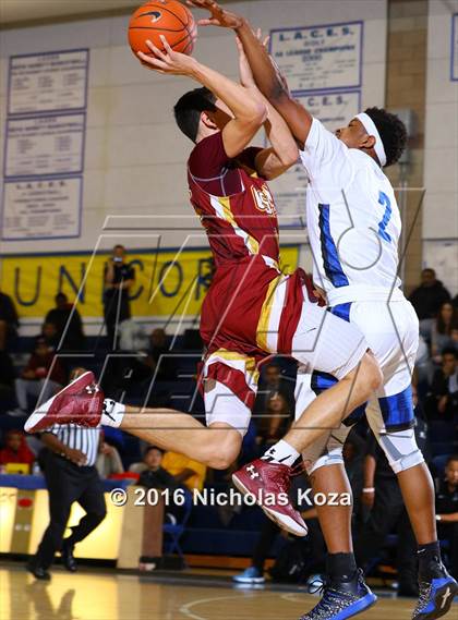 Thumbnail 1 in Cantwell-Sacred Heart vs. Windward (MLK Day Showdown) photogallery.