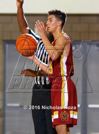 Thumbnail 3 in Cantwell-Sacred Heart vs. Windward (MLK Day Showdown) photogallery.