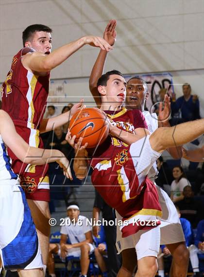 Thumbnail 3 in Cantwell-Sacred Heart vs. Windward (MLK Day Showdown) photogallery.
