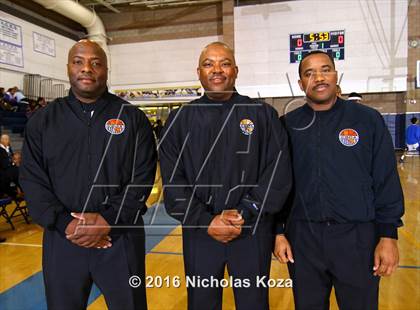 Thumbnail 3 in Cantwell-Sacred Heart vs. Windward (MLK Day Showdown) photogallery.