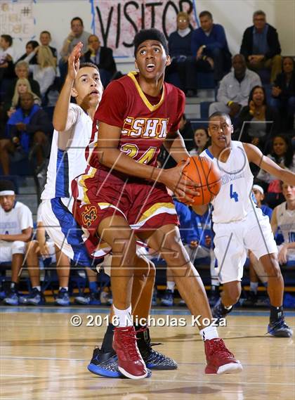 Thumbnail 1 in Cantwell-Sacred Heart vs. Windward (MLK Day Showdown) photogallery.