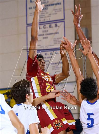 Thumbnail 2 in Cantwell-Sacred Heart vs. Windward (MLK Day Showdown) photogallery.
