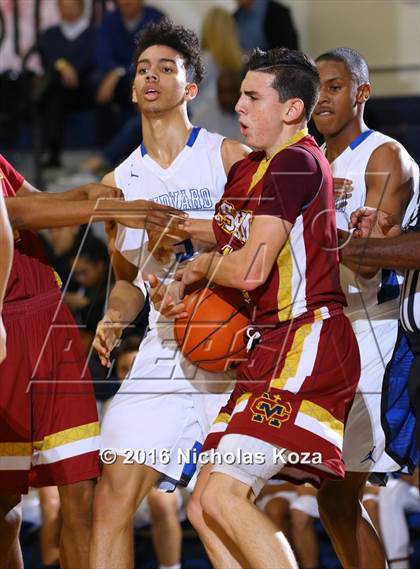 Thumbnail 2 in Cantwell-Sacred Heart vs. Windward (MLK Day Showdown) photogallery.