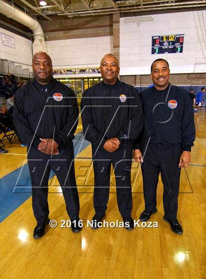 Thumbnail 1 in Cantwell-Sacred Heart vs. Windward (MLK Day Showdown) photogallery.