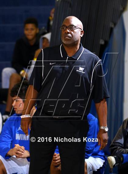 Thumbnail 2 in Cantwell-Sacred Heart vs. Windward (MLK Day Showdown) photogallery.