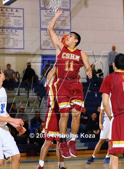 Thumbnail 2 in Cantwell-Sacred Heart vs. Windward (MLK Day Showdown) photogallery.