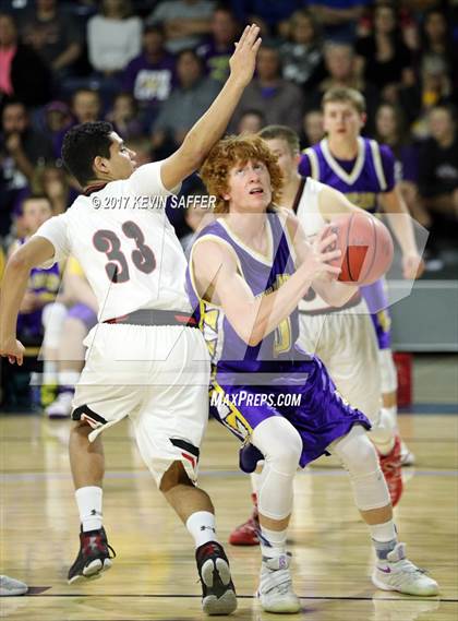 Thumbnail 2 in Holly vs. Kit Carson  (CHSAA 1A Semifinal) photogallery.