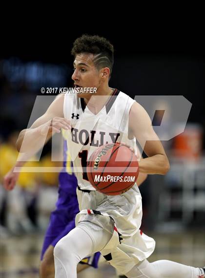 Thumbnail 2 in Holly vs. Kit Carson  (CHSAA 1A Semifinal) photogallery.