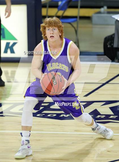 Thumbnail 1 in Holly vs. Kit Carson  (CHSAA 1A Semifinal) photogallery.