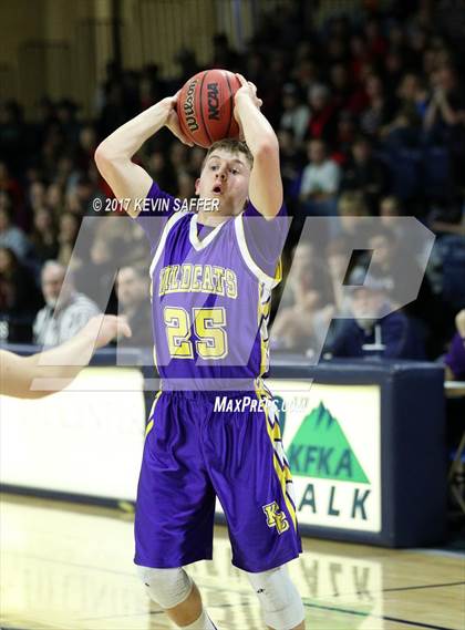 Thumbnail 2 in Holly vs. Kit Carson  (CHSAA 1A Semifinal) photogallery.