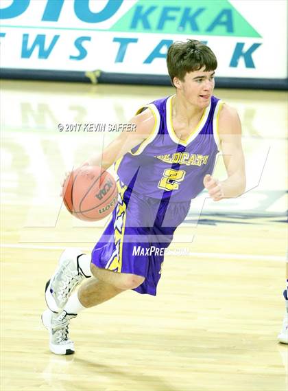 Thumbnail 3 in Holly vs. Kit Carson  (CHSAA 1A Semifinal) photogallery.