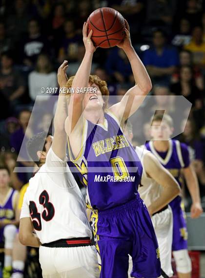 Thumbnail 3 in Holly vs. Kit Carson  (CHSAA 1A Semifinal) photogallery.