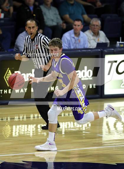 Thumbnail 2 in Holly vs. Kit Carson  (CHSAA 1A Semifinal) photogallery.