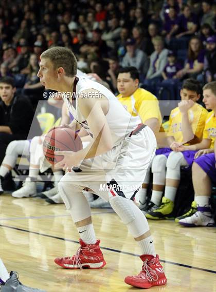 Thumbnail 1 in Holly vs. Kit Carson  (CHSAA 1A Semifinal) photogallery.