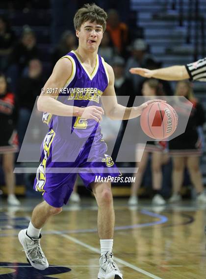 Thumbnail 3 in Holly vs. Kit Carson  (CHSAA 1A Semifinal) photogallery.