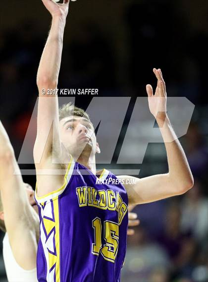 Thumbnail 1 in Holly vs. Kit Carson  (CHSAA 1A Semifinal) photogallery.