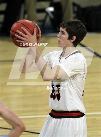 Thumbnail 2 in Holly vs. Kit Carson  (CHSAA 1A Semifinal) photogallery.
