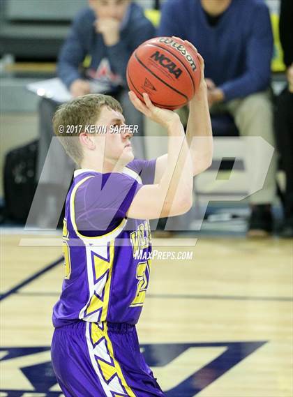Thumbnail 2 in Holly vs. Kit Carson  (CHSAA 1A Semifinal) photogallery.