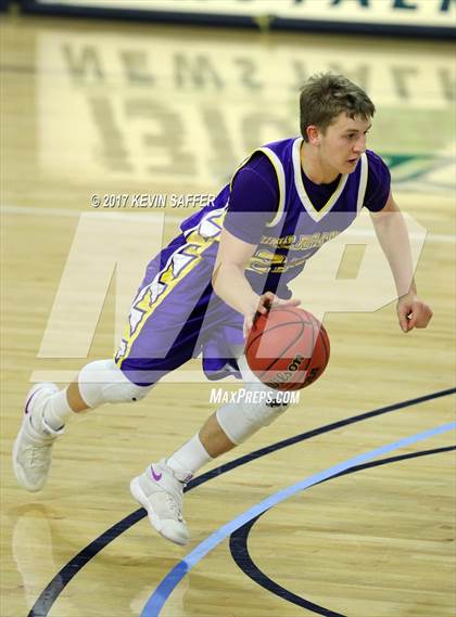 Thumbnail 3 in Holly vs. Kit Carson  (CHSAA 1A Semifinal) photogallery.