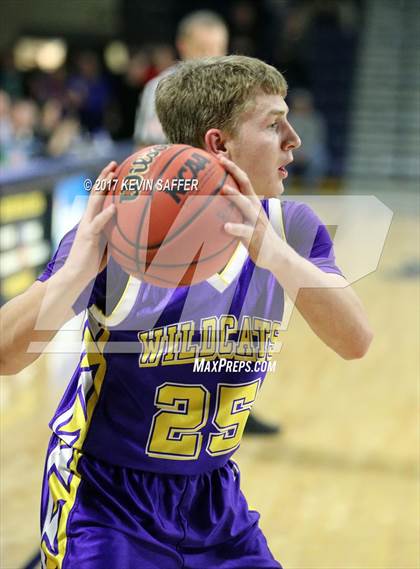 Thumbnail 3 in Holly vs. Kit Carson  (CHSAA 1A Semifinal) photogallery.