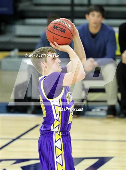 Thumbnail 3 in Holly vs. Kit Carson  (CHSAA 1A Semifinal) photogallery.