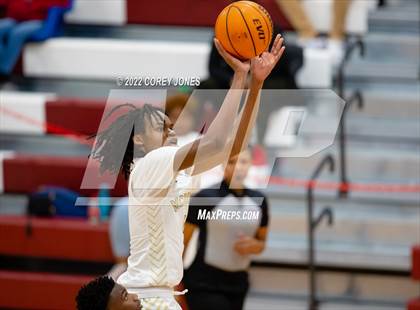 Thumbnail 3 in Johnson vs McDonough (Hypesouth Hardwood Invitational) photogallery.