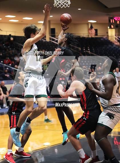 Thumbnail 3 in Stratford vs. Memorial @ Don Coleman Coliseum photogallery.