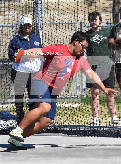 Thumbnail 2 in Sam Mosley Relays photogallery.