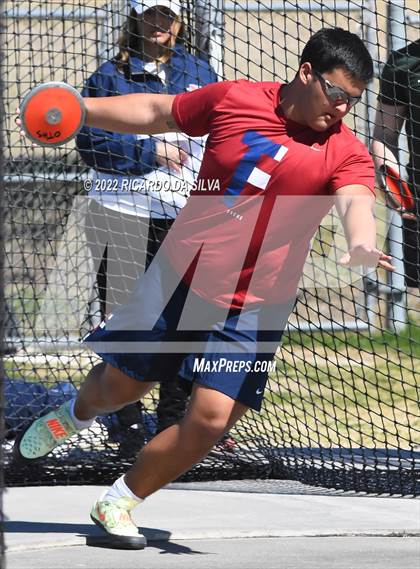 Thumbnail 1 in Sam Mosley Relays photogallery.