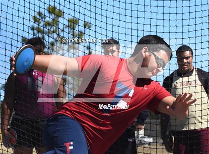Thumbnail 2 in Sam Mosley Relays photogallery.
