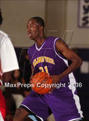 Thumbnail 2 in Oakland Tech vs. Woodrow Wilson (St. Hope Holiday Classic) photogallery.
