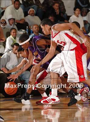 Thumbnail 2 in Oakland Tech vs. Woodrow Wilson (St. Hope Holiday Classic) photogallery.