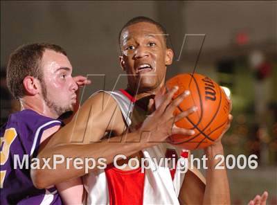 Thumbnail 2 in Oakland Tech vs. Woodrow Wilson (St. Hope Holiday Classic) photogallery.