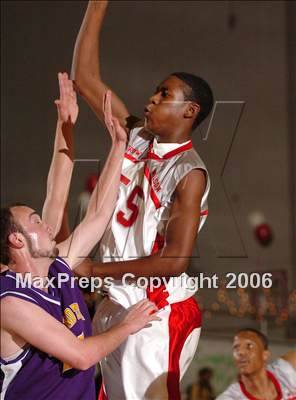 Thumbnail 2 in Oakland Tech vs. Woodrow Wilson (St. Hope Holiday Classic) photogallery.