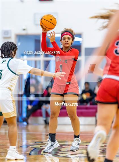 Thumbnail 1 in South Mecklenburg vs. Pinecrest photogallery.