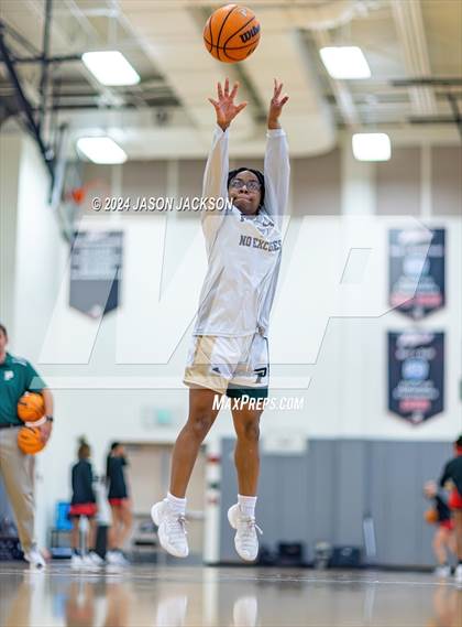 Thumbnail 1 in South Mecklenburg vs. Pinecrest photogallery.
