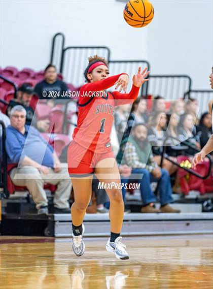 Thumbnail 2 in South Mecklenburg vs. Pinecrest photogallery.