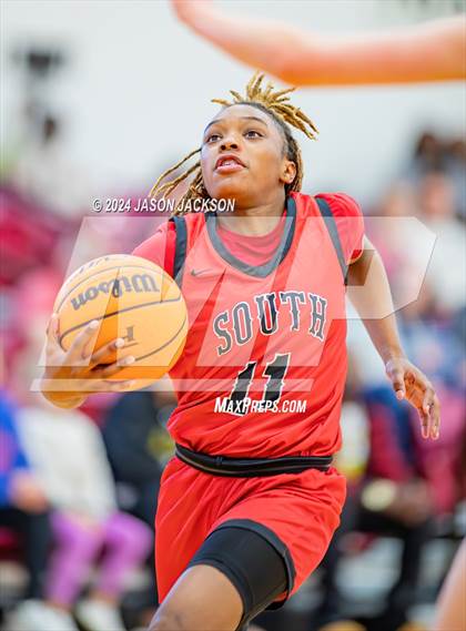 Thumbnail 1 in South Mecklenburg vs. Pinecrest photogallery.