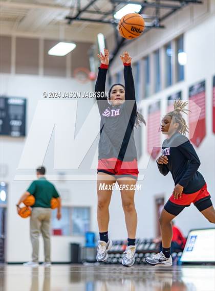 Thumbnail 1 in South Mecklenburg vs. Pinecrest photogallery.