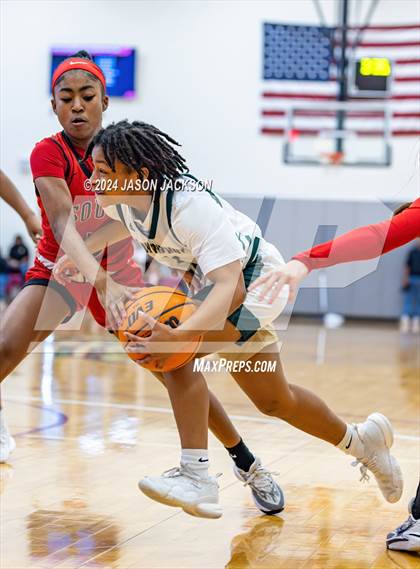 Thumbnail 1 in South Mecklenburg vs. Pinecrest photogallery.