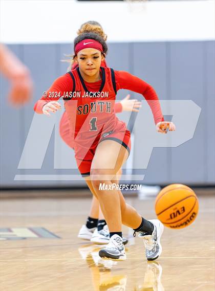 Thumbnail 1 in South Mecklenburg vs. Pinecrest photogallery.