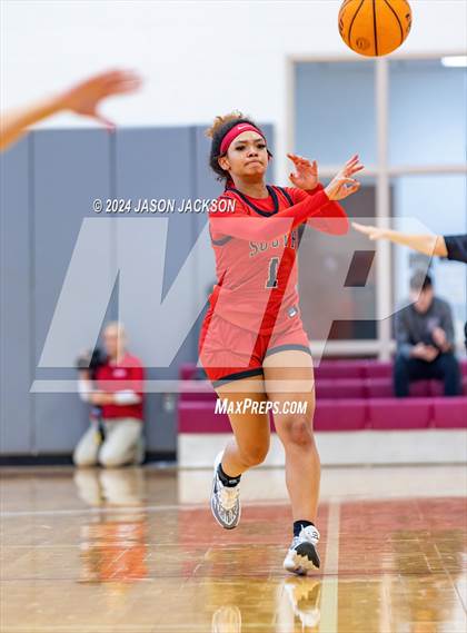 Thumbnail 1 in South Mecklenburg vs. Pinecrest photogallery.
