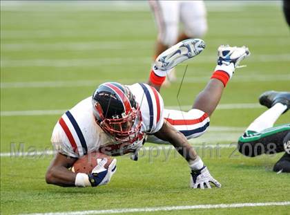 Thumbnail 2 in Kennedy vs. Kentwood (Emerald City Kickoff Classic) photogallery.