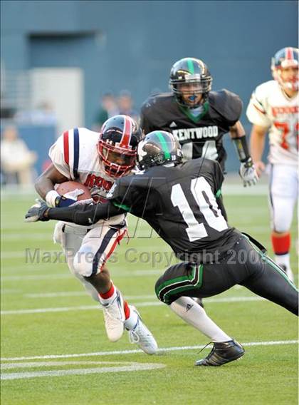 Thumbnail 2 in Kennedy vs. Kentwood (Emerald City Kickoff Classic) photogallery.