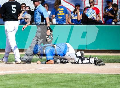 Thumbnail 2 in Foothill vs. De La Salle (CIF NCS D1 Final) photogallery.