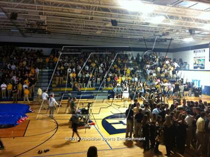 Thumbnail 3 in Helias TOC Ceremony photogallery.