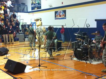 Thumbnail 1 in Helias TOC Ceremony photogallery.